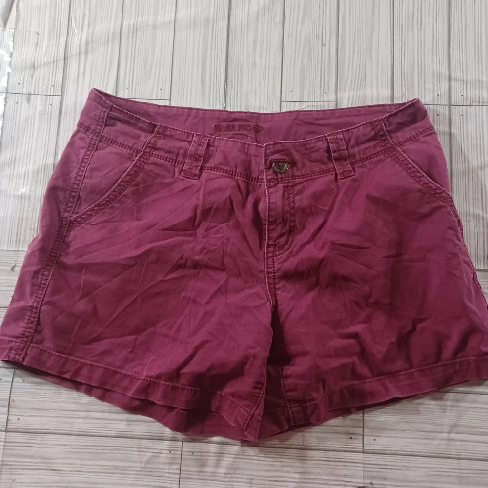 Maurices Womens Burgundy Maroon Chino Shorts Size 7/8 Stretch Cotton Casual
